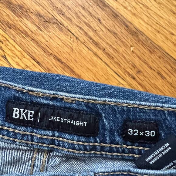 BKE Jeans Mens 32 X30 Jake straight Blue Denim Buckle Distressed Holes - Picture 5 of 10